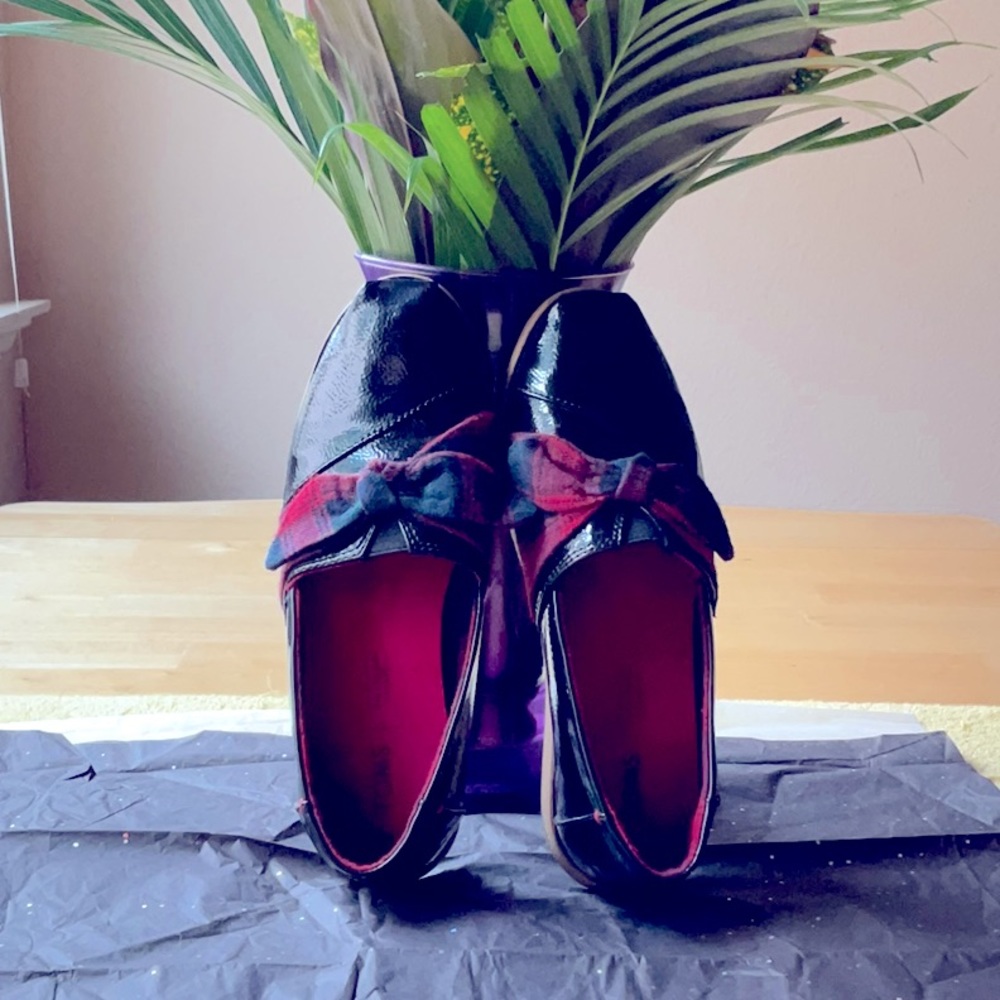 ⚫️🔴 TOMS BLACK PATIENT LEATHER SHOES WITH PLAID BOWS 🔴⚫️
